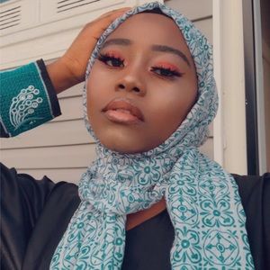 Meet your Posher, Shadia